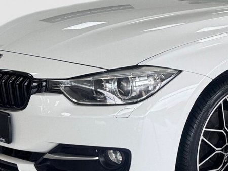 2015 BMW 3 Series - thumbnail 9