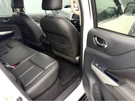 2021 Nissan Navara EXTREMELY LOW MILES - BODYKIT JUST FITTED! €25,500 thumbnail