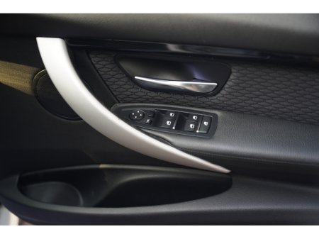 2016 BMW 3 Series - thumbnail 9