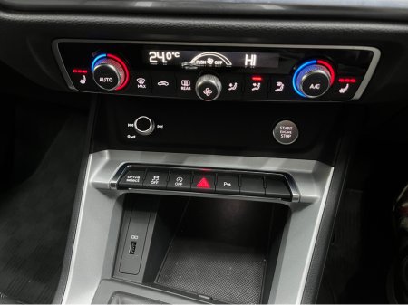 2020 Audi Q3 €31950 2020 AUDI Q3 SPORTBACK 35TFSI 1.5 AUTOMATIC / CRUISE CONTROL / 360° PARKING CAMERA / ELECTRIC HEATED SEATS €31,950 thumbnail