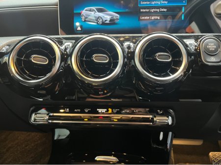 2019 Mercedes-Benz A Class €23950! 2019 MERCEDES-BENZ A CLASS AUTOMATIC  A180 1.4 AUTOMATIC / CRUISE CONTROL / REVERSE CAMERA €23,950 thumbnail