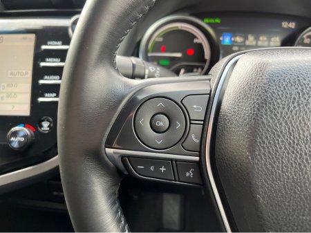 2020 Toyota Camry - thumbnail 19