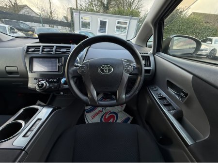 2014 Toyota Prius 141 // 7 SEATER €14,450 thumbnail