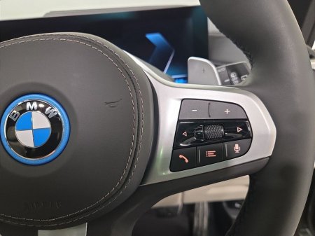 2026 BMW X5 xDrive50e M Sport thumbnail