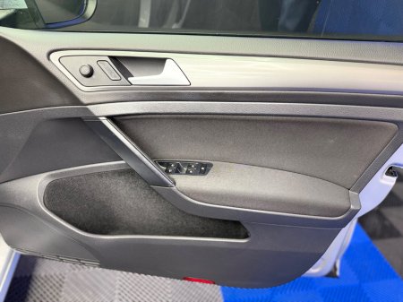 2015 Volkswagen Golf 1.2 TSI DSG 5DR 110HP Lounge €12,999 thumbnail