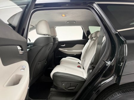 2022 Hyundai Santa Fe 1.6 PHEV *7 SEATER* €39,990 thumbnail