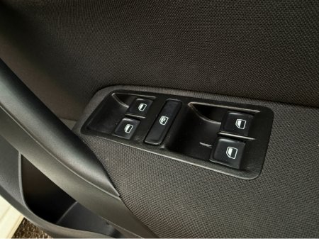 2016 Volkswagen Polo (162 REG ) LEATHER CUSTOM SEATS / LOW ROAD TAX / SIMI DEALER €11,950 thumbnail