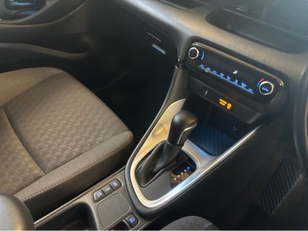 2023 Toyota Yaris - thumbnail 8