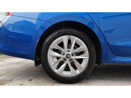 2026 Skoda Octavia COMBI SELECTION 2.0 TDI 115 BHP 5DR- AS NEW WITH FULL FACTORY WARRANTY €37,951 thumbnail