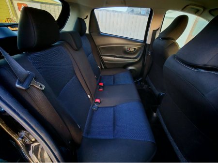 2018 Toyota Yaris - thumbnail 6