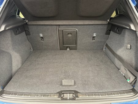 2020 Volvo XC40 D3 R-DESIGN AT 5DR AUTO €31,950 thumbnail