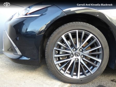 2023 Lexus ES 300 H Hybrid Dynamic €46,950 thumbnail