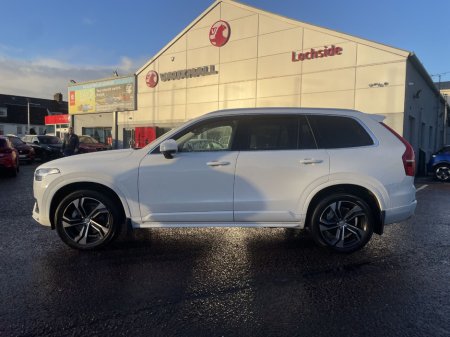 2021 Volvo XC90 Momentum thumbnail