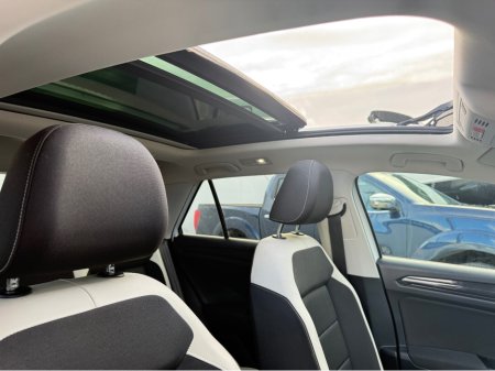 2020 Volkswagen T-Roc SPORT 2.0 TDI MANUAL 6SPEED FWD 150HP 5DR €24,950 thumbnail