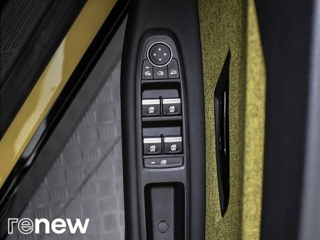 2025 Renault 5 EV40 150hp Iconic €31,900 thumbnail