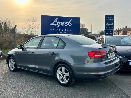 2015 Volkswagen Jetta - thumbnail 4