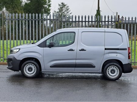 2026 Opel Combo KOMFORT  L1H1 1.5TD 100BHP  **LED HEADLIGTS** €21,098 thumbnail