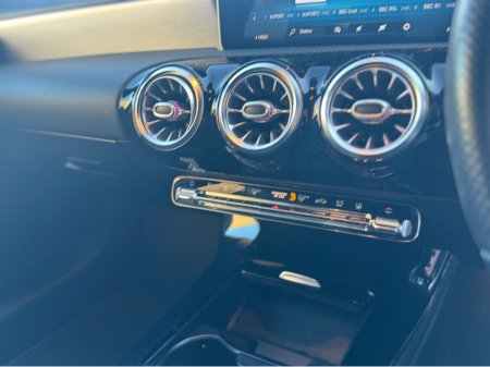 2020 Mercedes-Benz A Class E AMG LINE PREMIUM 5DR..AMBIENT LIGHTING €21,950 thumbnail