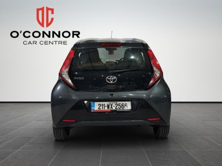 2021 Toyota Aygo 1.0 Vvt-i X-play 71BHP 5DR €13,888 thumbnail