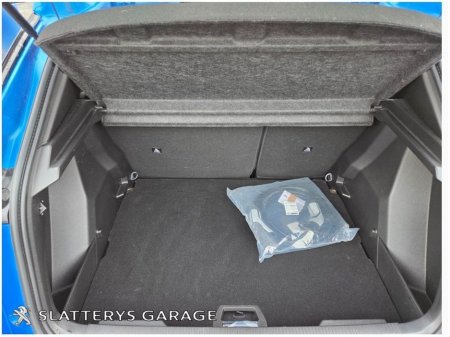 2022 Peugeot 2008 - thumbnail 11