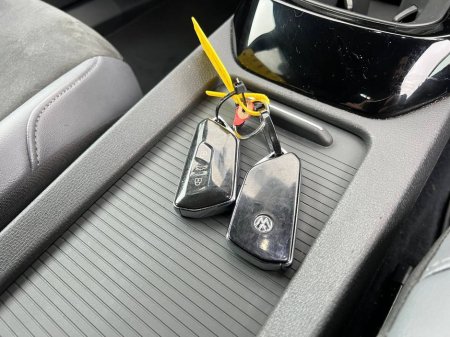 2023 Volkswagen ID.4 PRO LIFE 77KWH // DIGITAL CLUSTER // APPLE CARPLAY/ANDROID AUTO // DIAMOND CUT ALLOYS €24,250 thumbnail