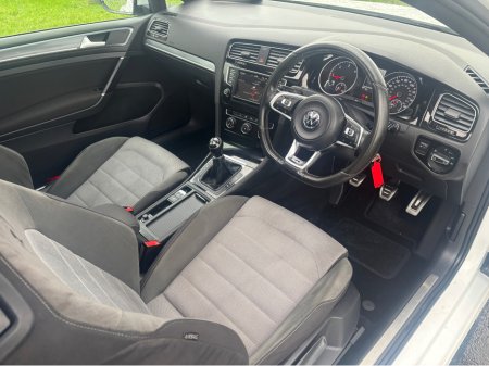 2017 Volkswagen Golf 2.0 TDI R-LINE EDITION 3DR WITH S/R €12,995 thumbnail