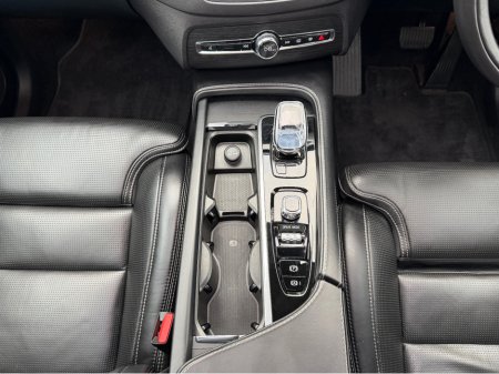 2020 Volvo XC90 ***SOLD***IMMACULATE TOP SPEC INSCRIPTION PRO T8 PHEV//MASSAGE SEATS//ADAPTIVE SUSPENSION//VERY LOW MILEAGE//SIMI AND AA DEALER thumbnail