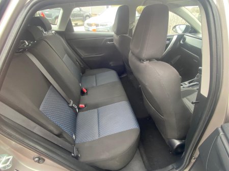 2015 Toyota Auris 1.4 Aura €10,950