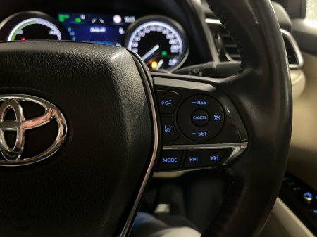 2023 Toyota Camry HYBRID PLATINUM AUTO // FULL LEATHER HEATED & COOLING ELECTRIC SEATS // BLUETOOTH // SAT-NAV // REAR CAMERA & PARK ASSIST // FULL WARRANTY €44,945 thumbnail