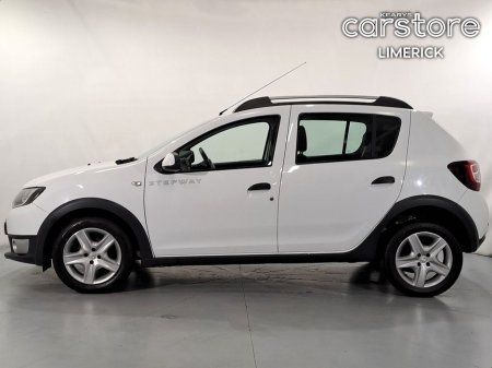 2015 Dacia Sandero Stepway TCe 90 S&S SIGNATURE €10,380 thumbnail