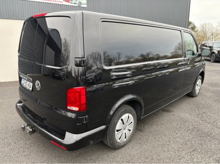2022 Volkswagen Transporter T6 LWB Trendline 2.0 TDI 110HP €15,950 thumbnail