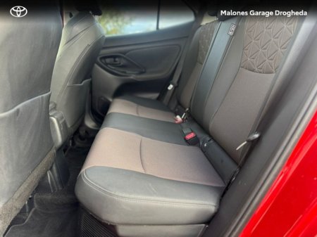 2024 Toyota Yaris Cross - thumbnail 6