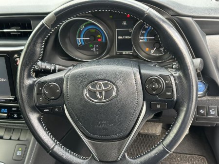 2016 Toyota Auris - thumbnail 17