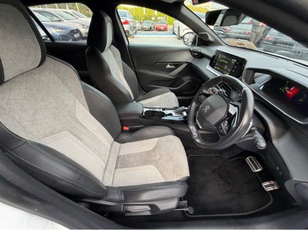 2020 Peugeot 208 - thumbnail 15