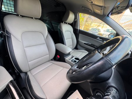 2021 Kia Sportage - thumbnail 17