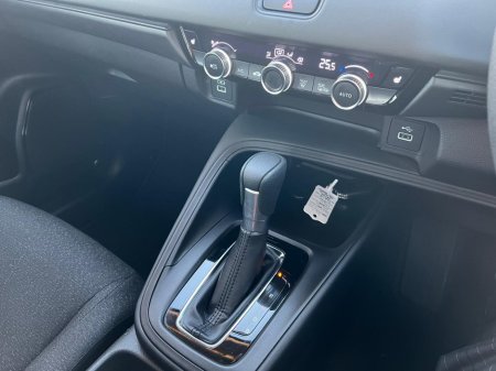 2024 Honda HR-V HR-V 1.5i-MMD e:HEV Elegance €35,950 thumbnail