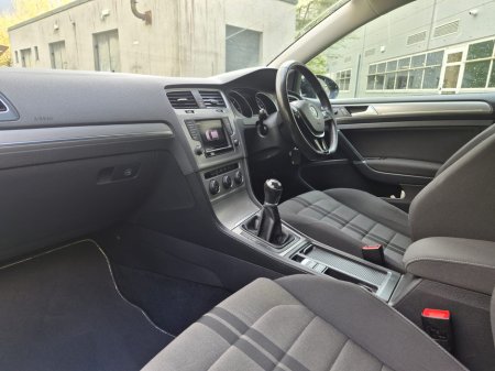 2016 Volkswagen Golf - thumbnail 17