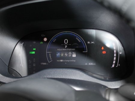 2024 Toyota Yaris - thumbnail 16