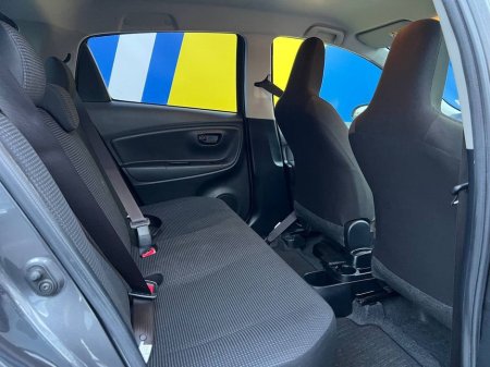 2018 Toyota Yaris 1.0 AUTO // REVERSE CAMERA // AIR CONDITIONING // LANE ASSIST €11,950 thumbnail