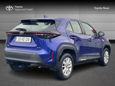 2025 Toyota Yaris Cross - thumbnail 2