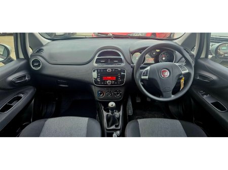 2015 Fiat Punto - thumbnail 23
