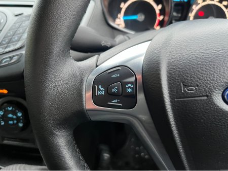 2015 Ford Fiesta ZETEC 1.2 PETROL €8,950 thumbnail