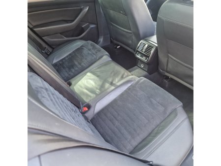 2019 Volkswagen Passat - thumbnail 14