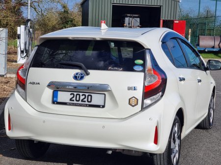 2018 Toyota Aqua - thumbnail 4