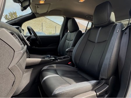 2022 Nissan Leaf - thumbnail 15