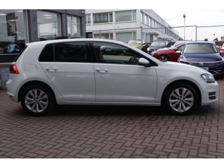 2016 Volkswagen Golf - view 3