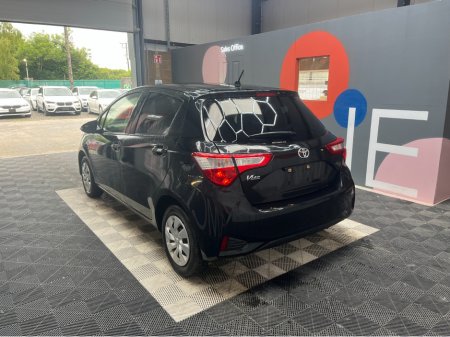 2018 Toyota Vitz 1.0 AUTOMATIC / 90k KMs / REVERSE CAMERA & MORE €11,950