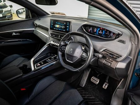 2023 Peugeot 3008 - thumbnail 5