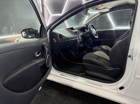 2012 Renault Clio - thumbnail 19