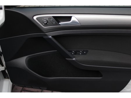 2016 Volkswagen Golf - thumbnail 10